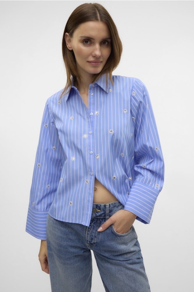 VMLEILA LS LOOSE SHORT SHIRT WVN 10321872 Cornflower Blue/Snow white